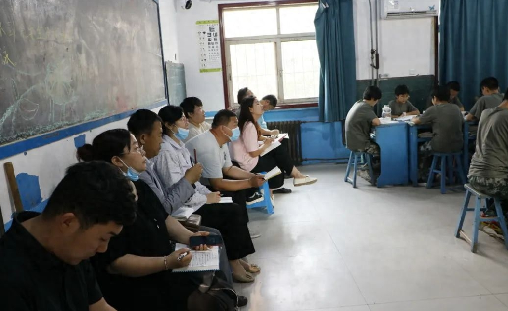 深化课堂改革 推进高效课堂-兆华学校组织教师赴威县人才学校学习